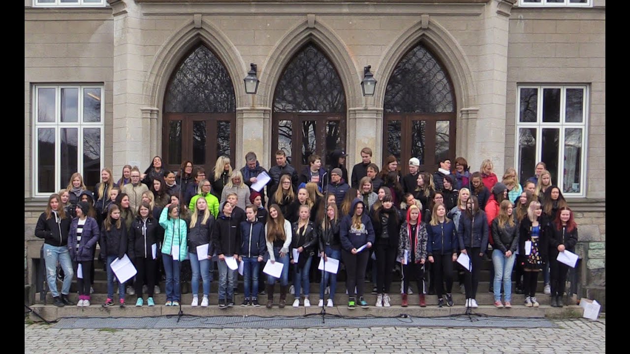 Alfred Dalinskolan sjunger in våren