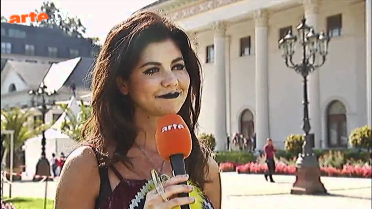 (HD) Marina and the Diamonds - Interview (ARTE TV at SWR3 Festival 23/09/2010)