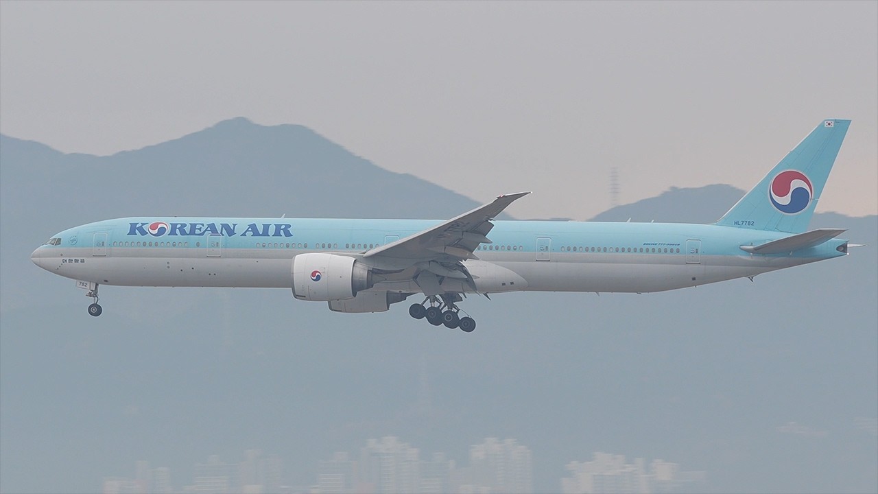 김해공항 커퓨타임 끝난 오전 착륙하는 비행기들 [2160p60 4K]