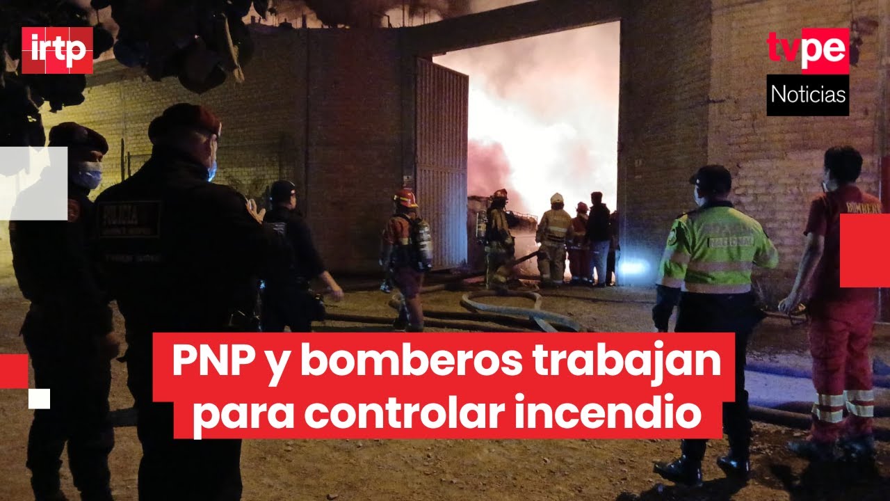 Incendio de gran magnitud arrasa con f&aacute;bricas en Puente Piedra y moviliza a bomberos y polic&iacute;as