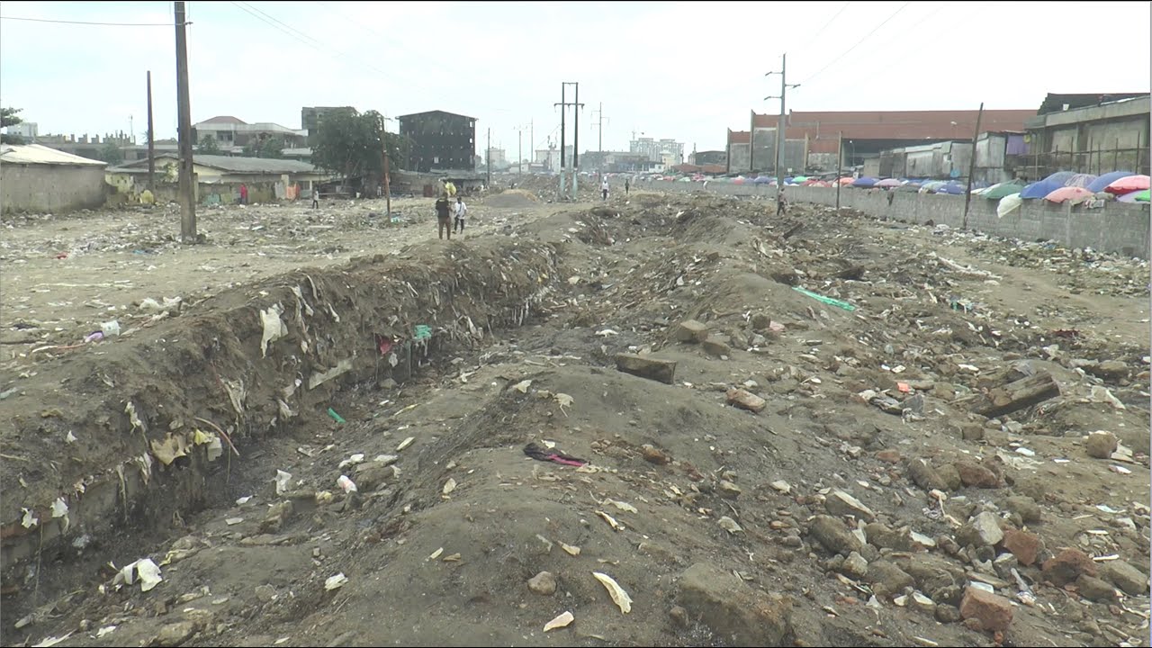 DOUALA 2e: LA MODERNISATION DU MARCHÉ DES FEMMES ENTRAÎNE DES TENSIONS JUDICIAIRES - EQUINOXE TV