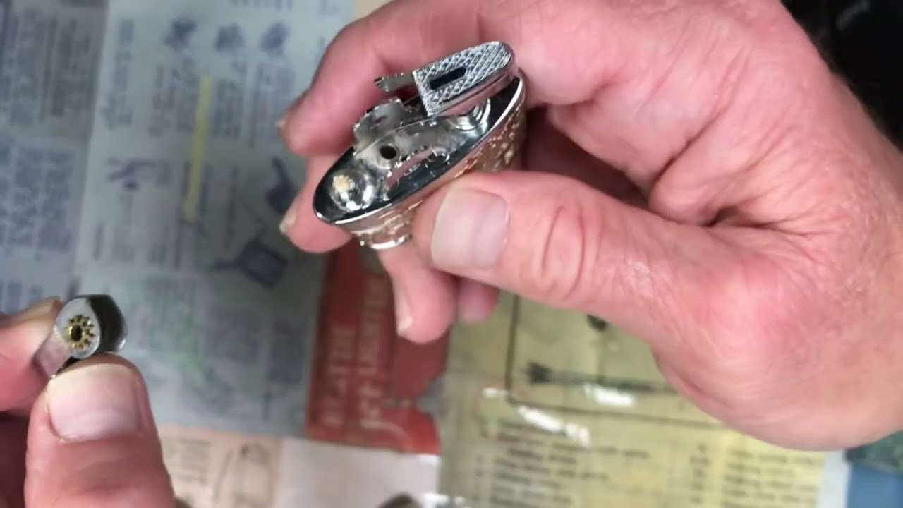 Disassembling The Mechanism & Clearing The Tube Of Degraded Flint In A JAPAN Made Automatic Lighter