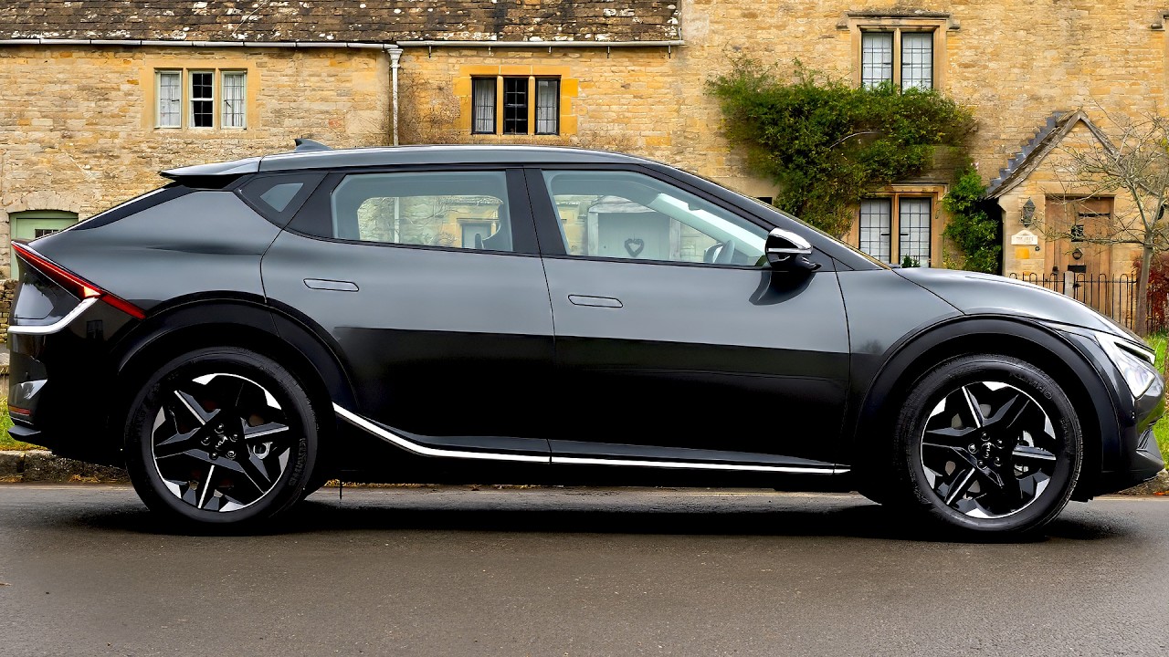 2025 Kia EV6 Air (RWD) - Base Model! Interior | Facelift | Drive