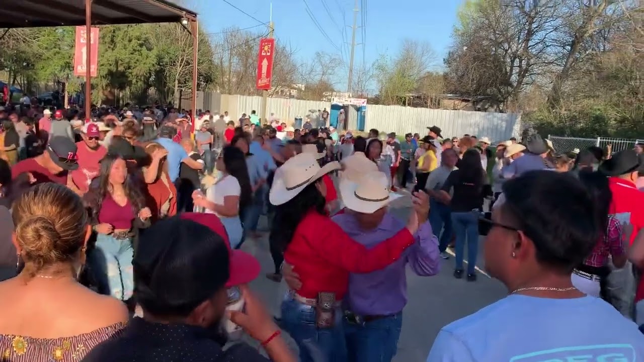La Bonga / De Quen Chon - Character Norteño En La Pulga 812 Austin, Texas