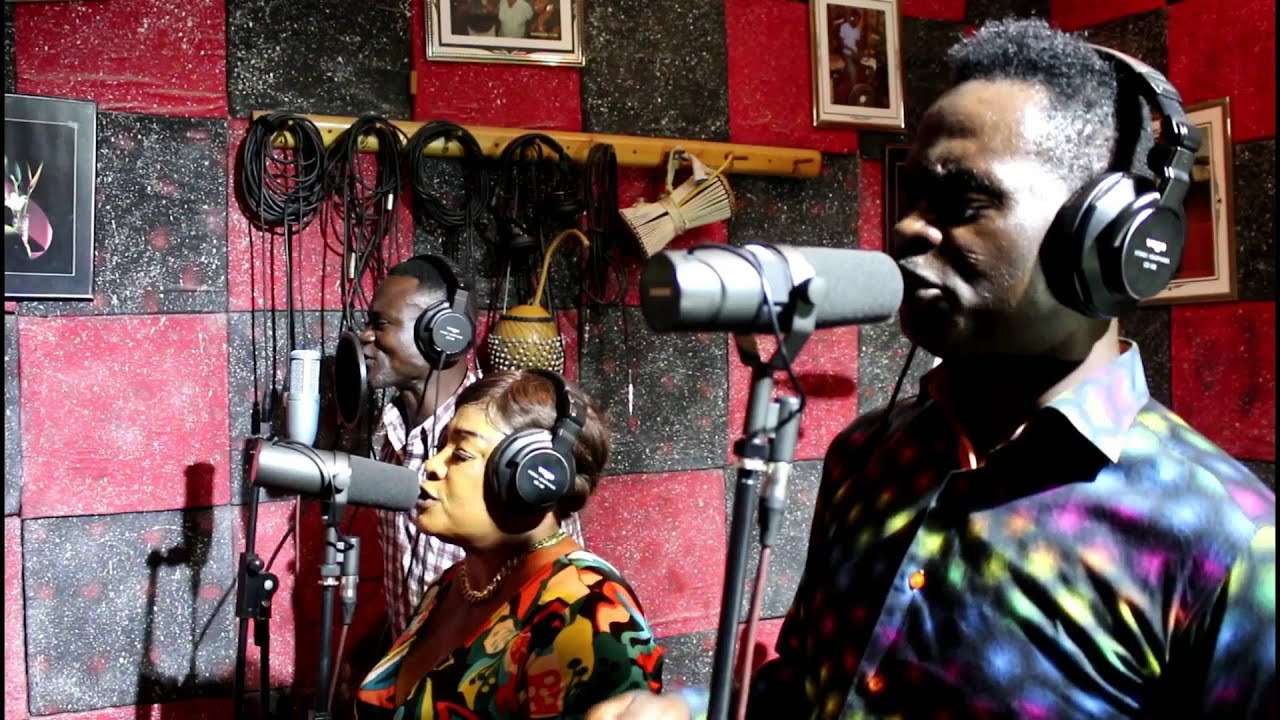 YAW SARPONG - SUMINA SO  (STUDIO LIVE)