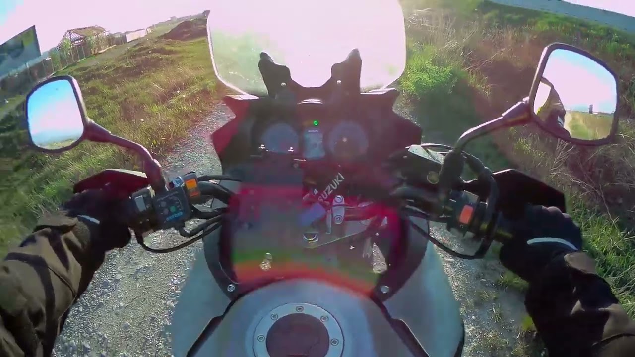 Can the VStrom handle country roads? Bonus: sunny ride - pure sound - 2004 Suzuki VStrom DL650