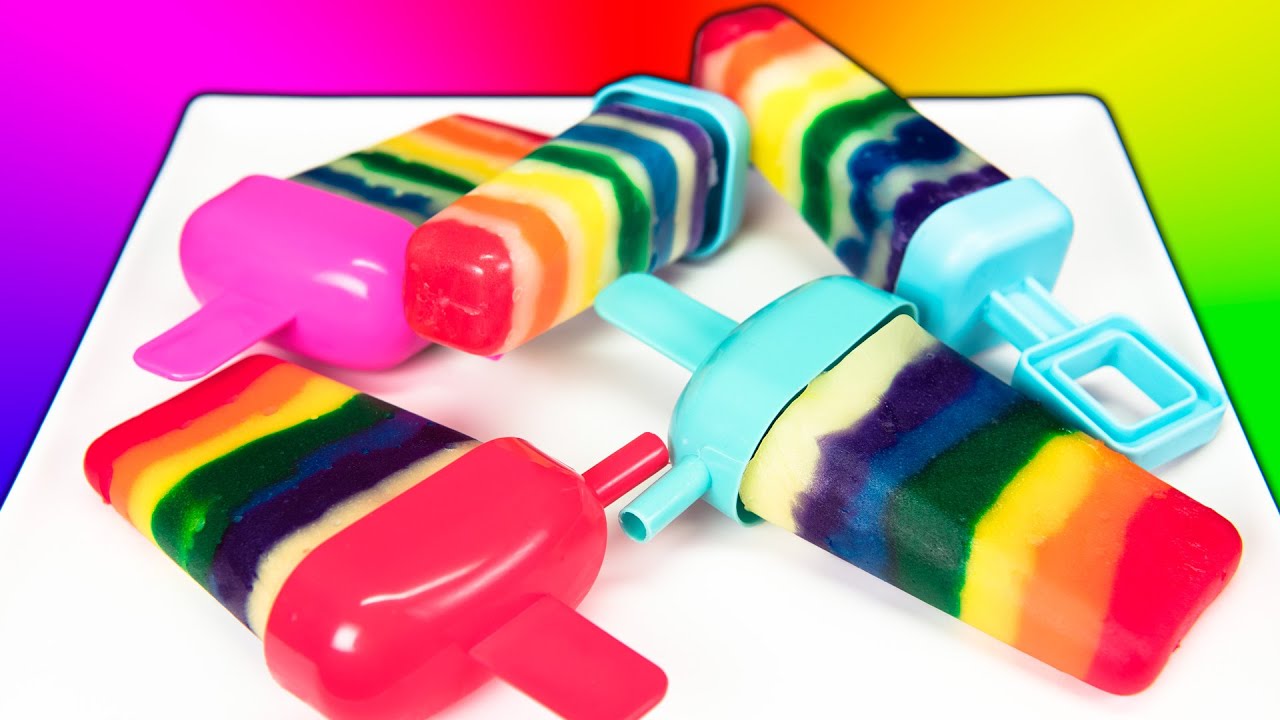 Rainbow Pudding Pops (rainbow popsicles ) from Cookies Cupcakes and Cardio