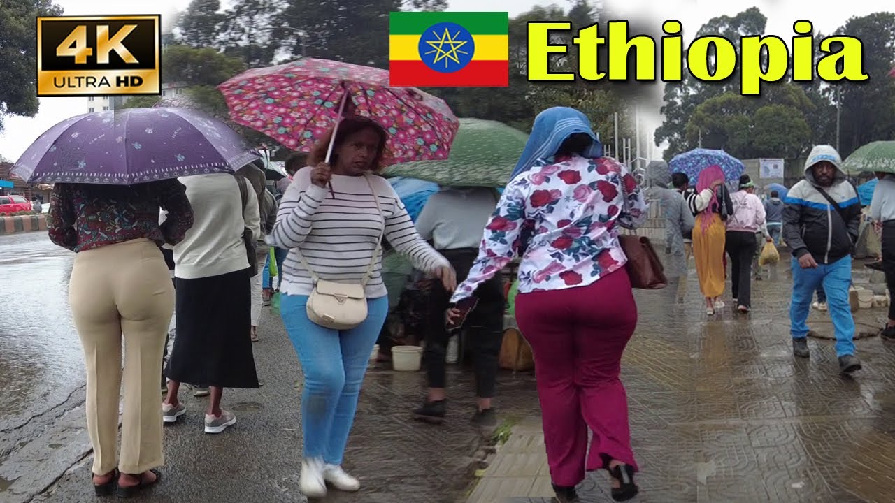 ሞቅ ያለው ሰፈር አራዳ ጊዮርጊስ በዝናብ | Addis Ababa Walking Tour (375) rain walk,  🇪🇹 Ethiopia [4K]