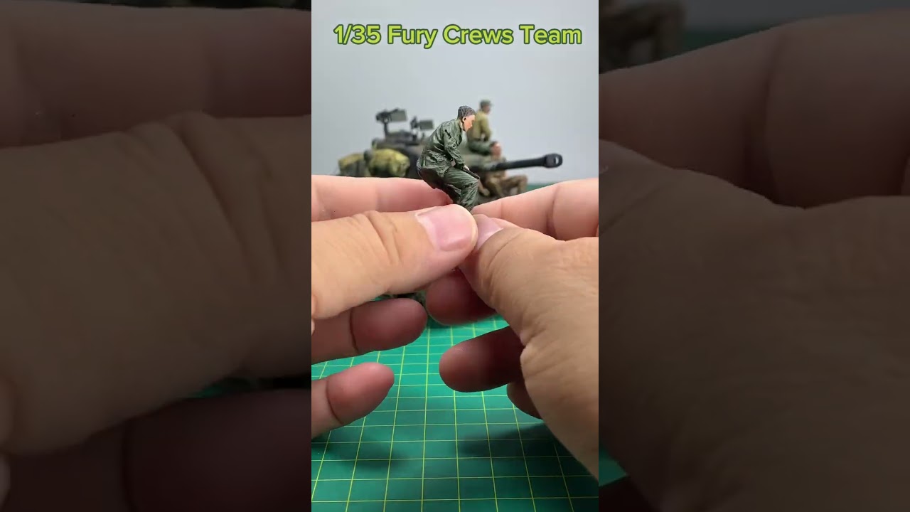 1/35 Fury Tank Crews Team (With M4A3E8 Sherman)