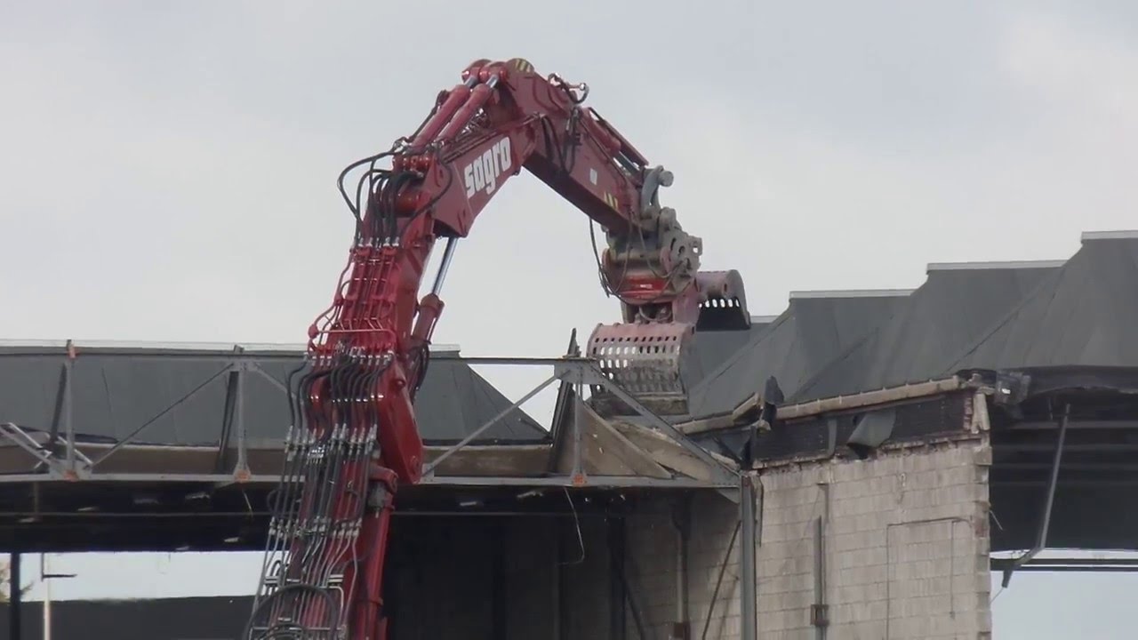 LIEBHERR 974 SLOPEN DAK MAGAZIJN PHILIPS ROOSENDAAL