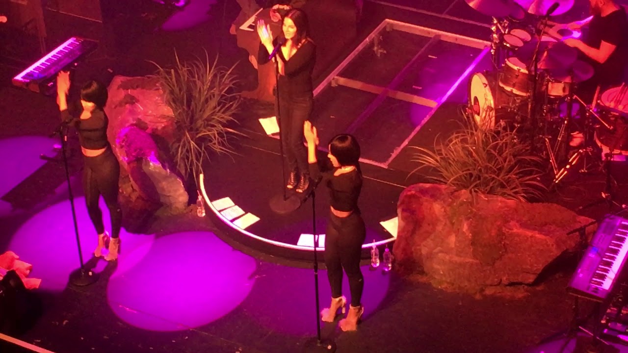 Lana Del Rey - Off To The Races LIVE NYC 10/23/17