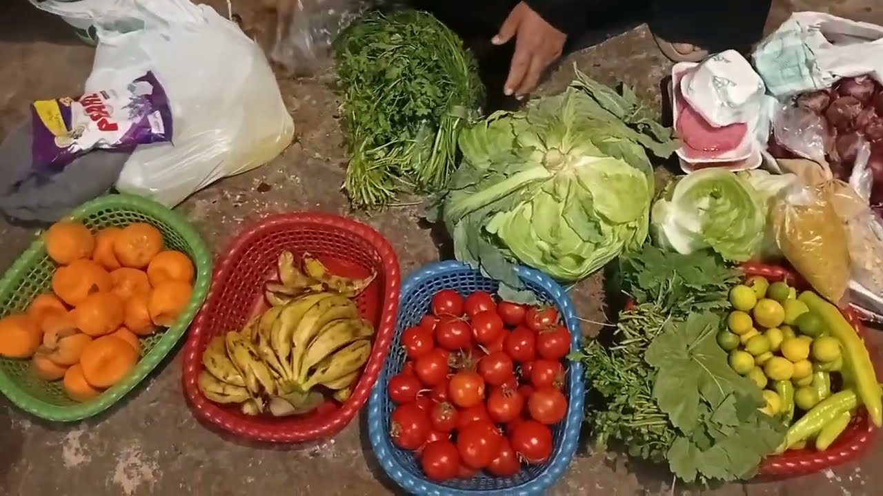 تعالي معايا السوق وشوفي الاسعار بنفسك كل حاجه جبت طلبات تكفيني طول شهر رمضان ماليت الفريزر 