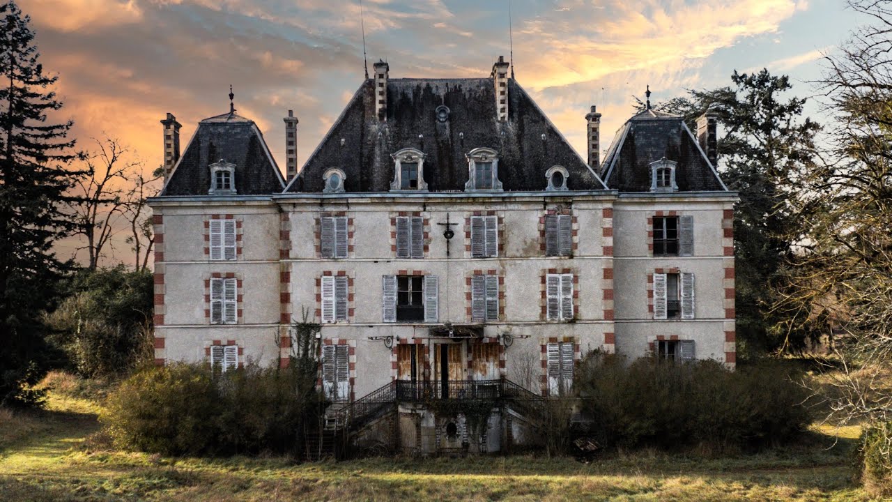 Prince's Abandoned Mega Mansion Left Behind 30 Years ago | Everything is Still Inside