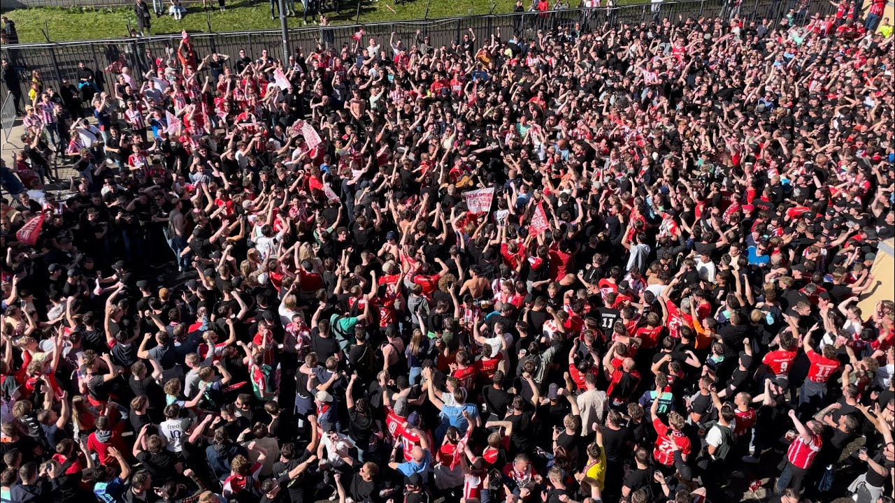 Sfeer op het PSV Fanplein : Bekerfinale PSV-Ajax : 17/04/2022 : 2-1