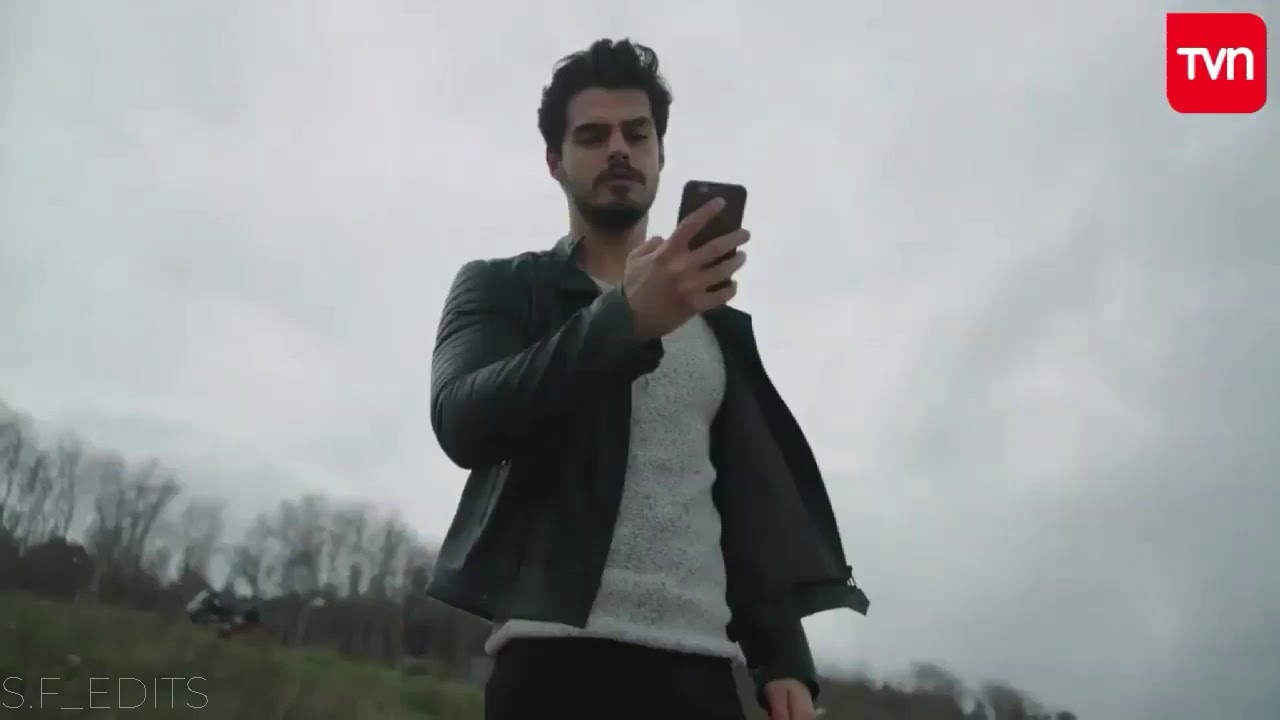 Berk atan as Savas ( Sunheri Titliyan ) song.