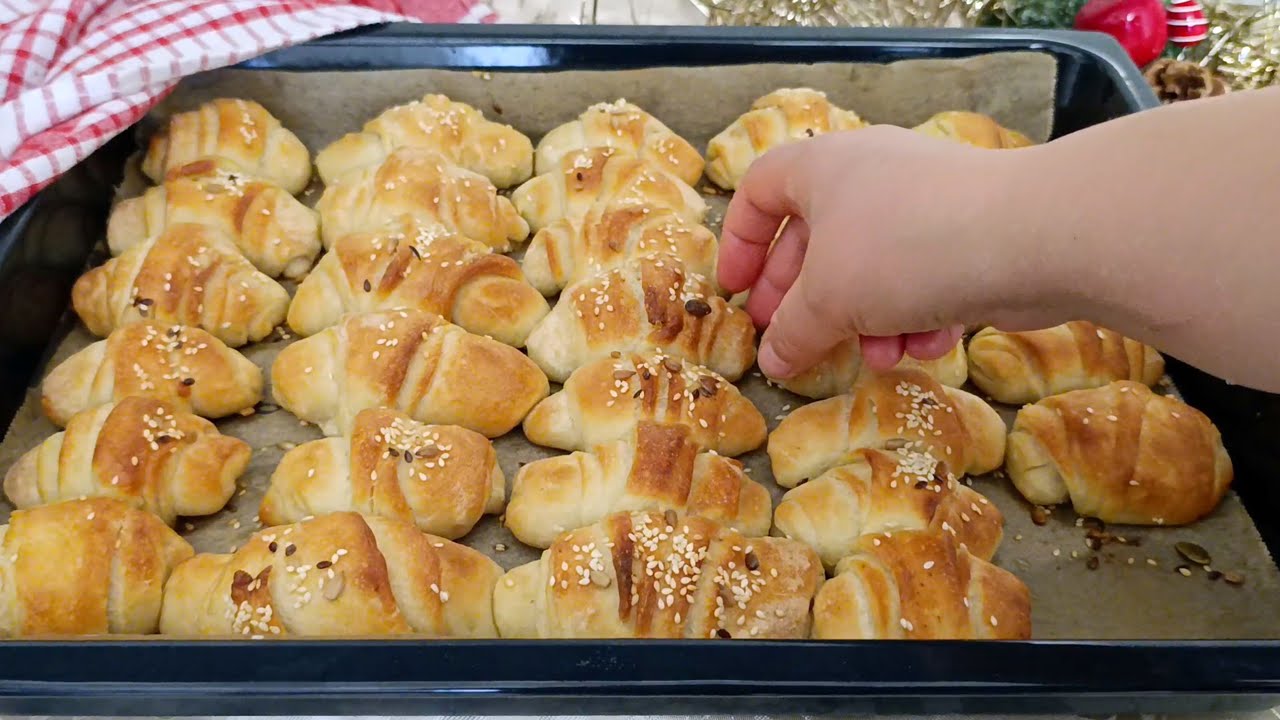 Samo vodom zamijesite tijesto❗Najmekše kiflice recept! #4k 