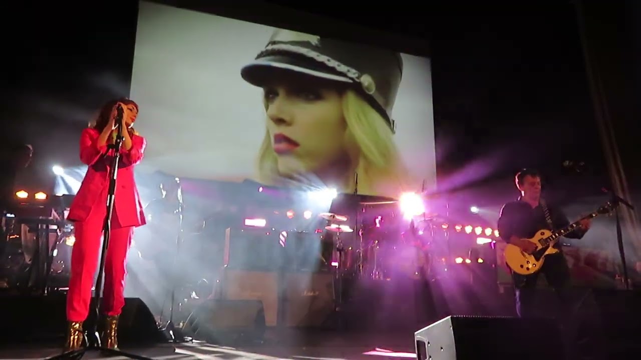 Little Baby Nothing feat. The Anchoress - Manic Street Preachers, Bath Forum 15/06/2023