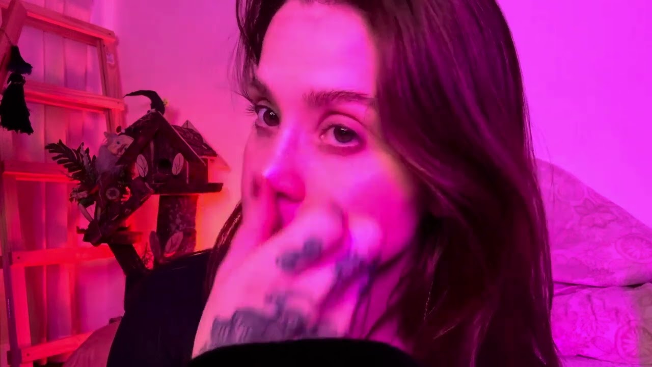 Tomando sorvetinho com vcs e a Leia ✨ sons de boca e mastigação 