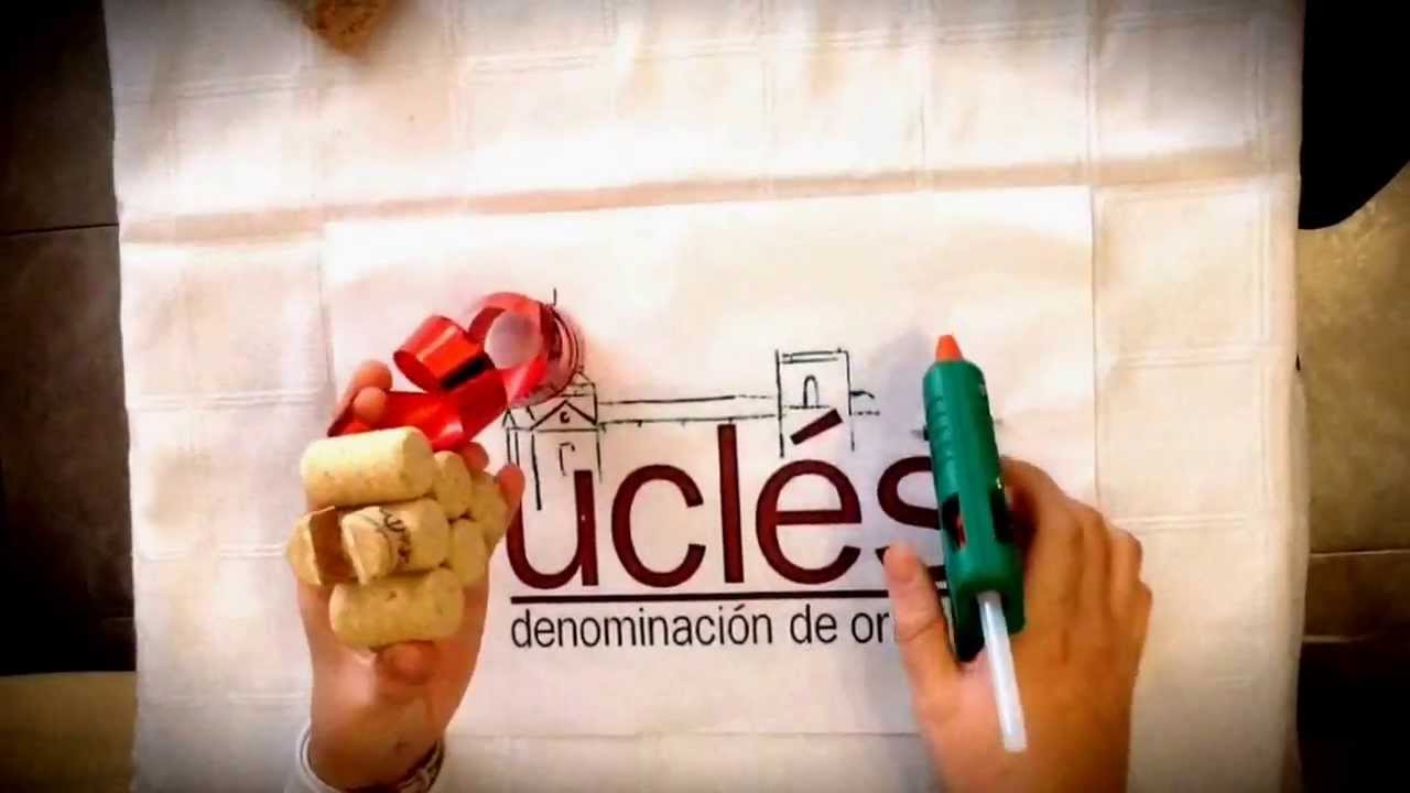 Árbol de Navidad con corchos de vino.