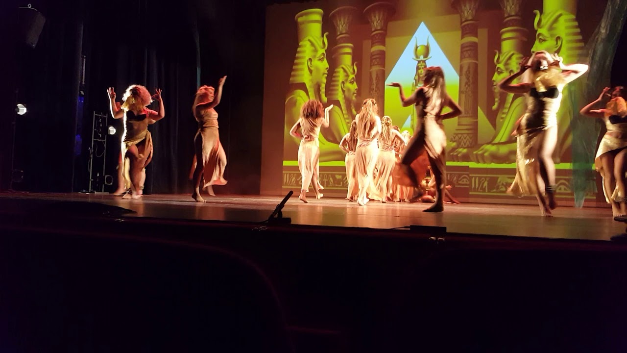 Egyptische dans van Anouk Muijzert Albeda dans college R'dam