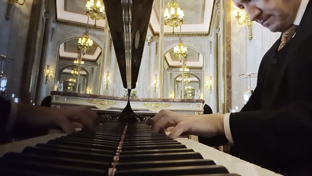 A Nightingale Sang in Berkeley Square - (E. Maschwitz - M. Sherwin) - Live at The Ritz