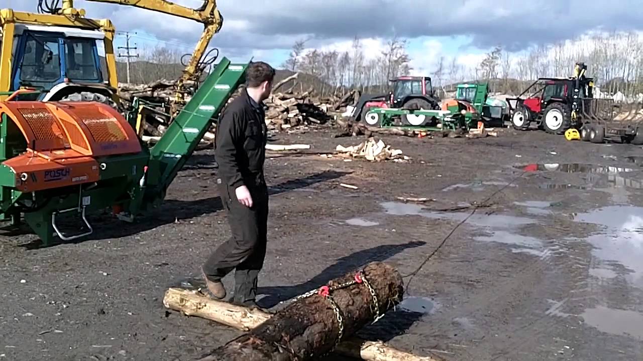 Igland 1601 Hydraulic Winch mounted on Botex Timber Loader (remote controlled)