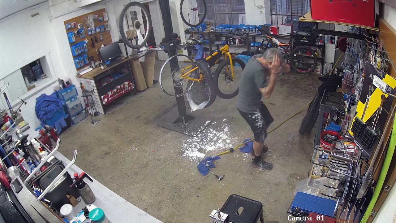 MTB tubeless tire explodes... BOOM!