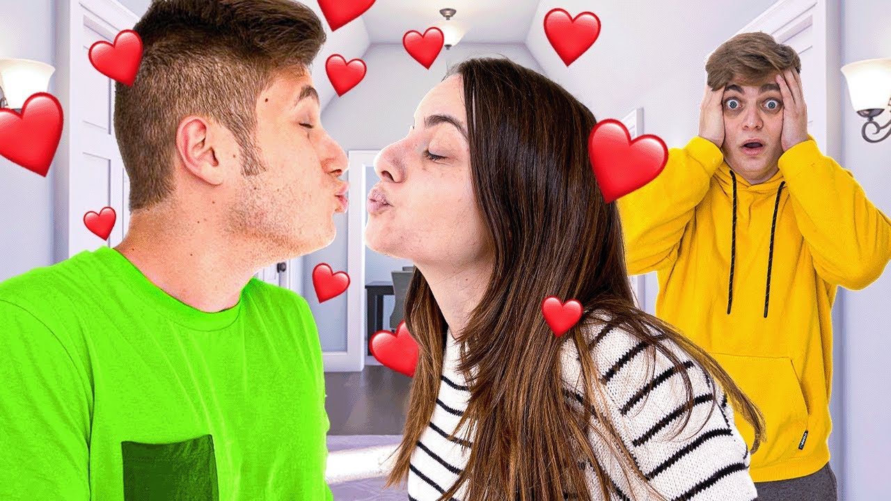 DANI HA BACIATO MATTI !! ROBBI È GELOSO ! *Love Test dei Baci*
