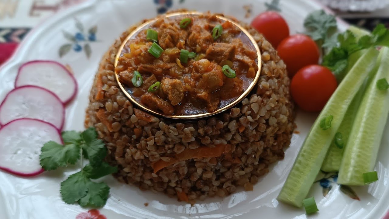 Tərəvəzli ət qovurması və qarabaşaq.