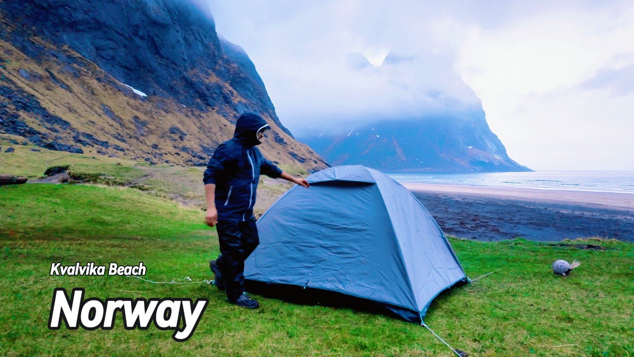 Kvalvika Beach, norway