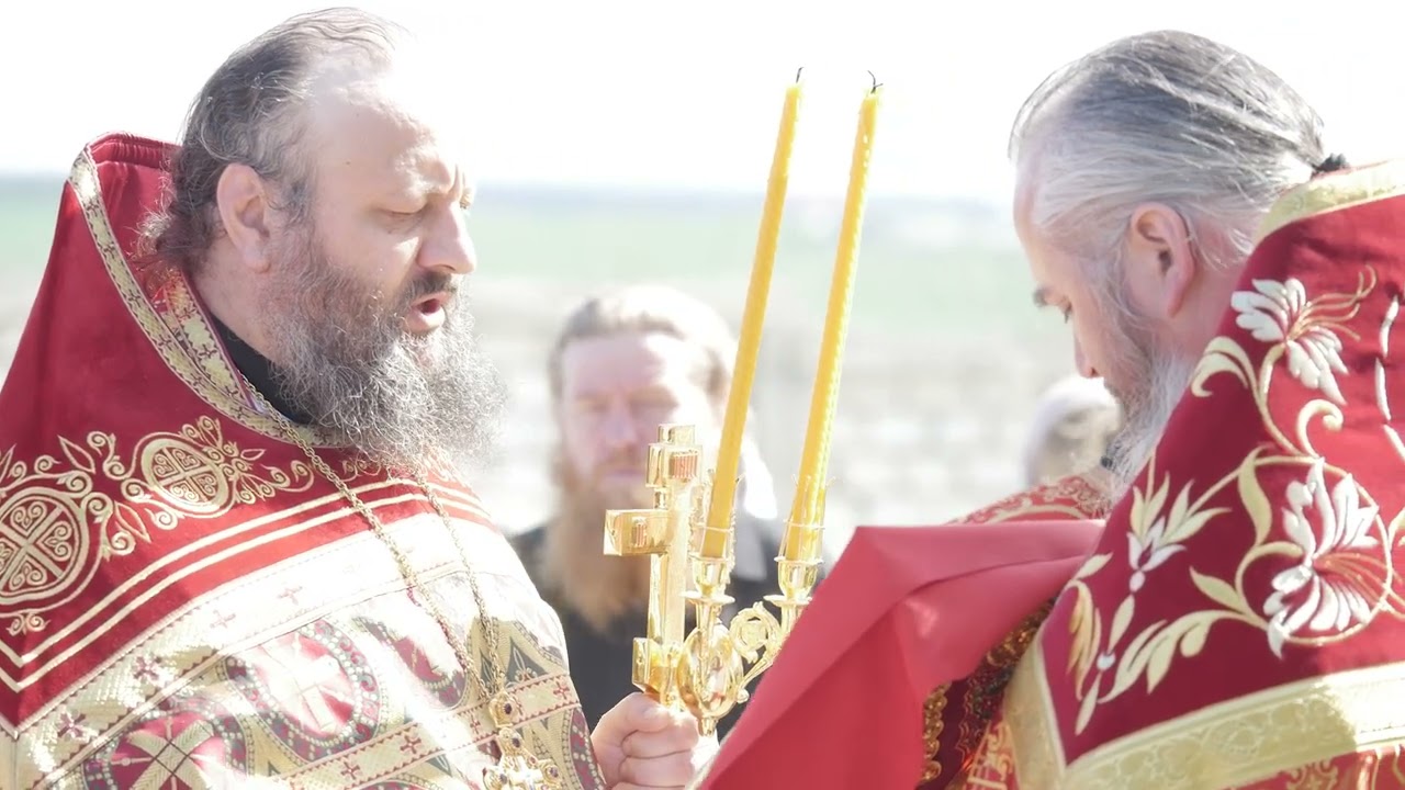 Înconjurul soborului a doua zi după Înviere la mănăstirea Nicoreni.