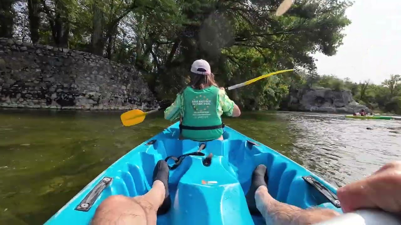 Ardeche mit Leih Kajak nördlich von Vallon Pont d'Arc zum Pont d'Arc