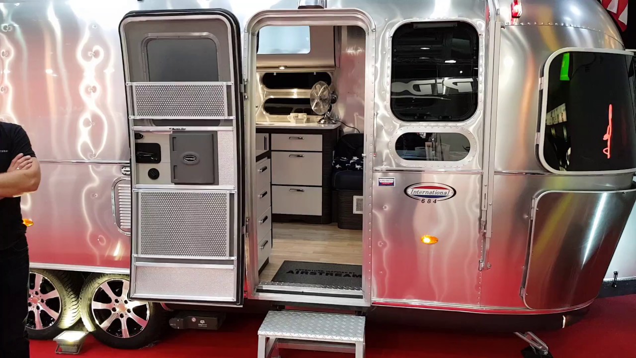 Airstream | 684 International | Wohnwagen Caravan Roomtour | Caravan Salon 2018 | #campertobi