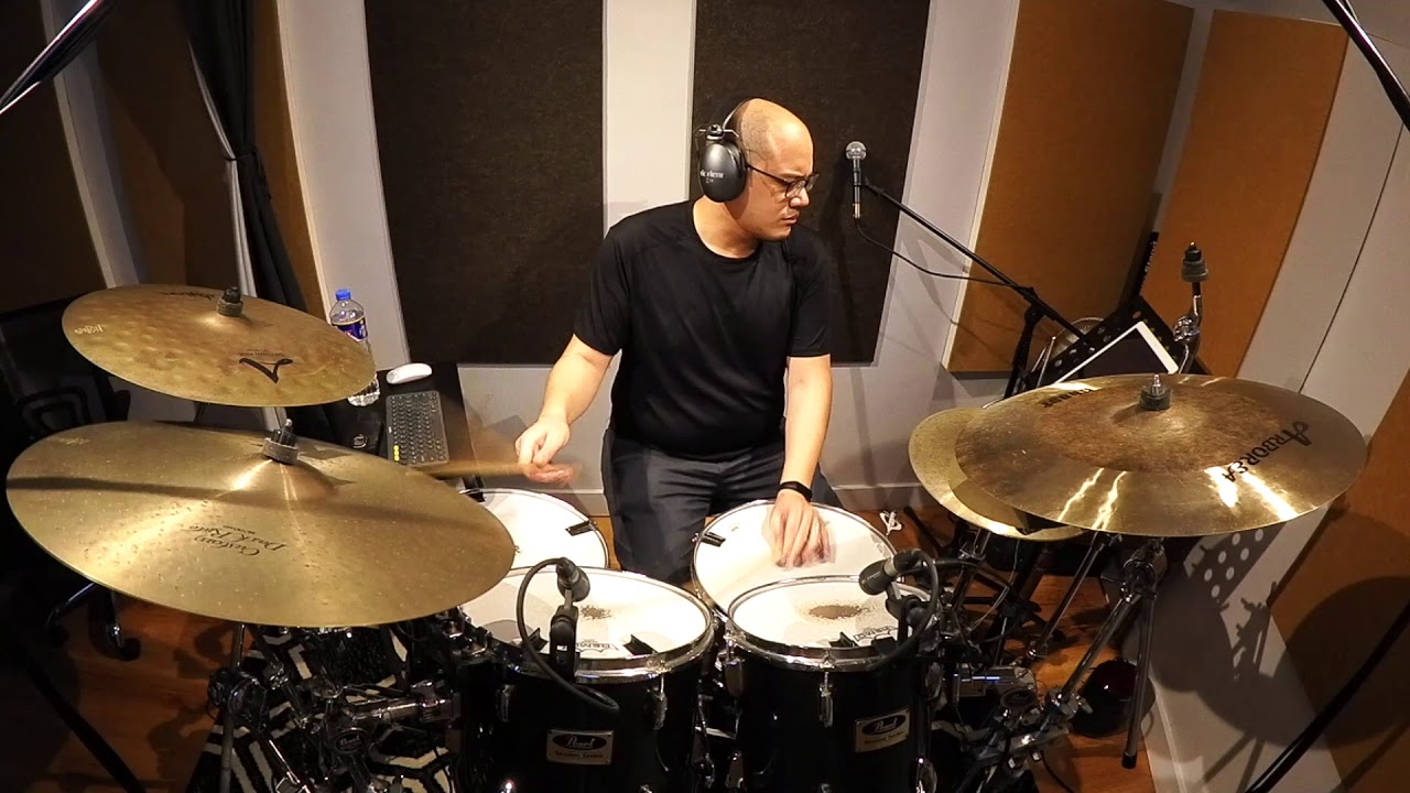 Blue Bossa (Drums Play Along)
