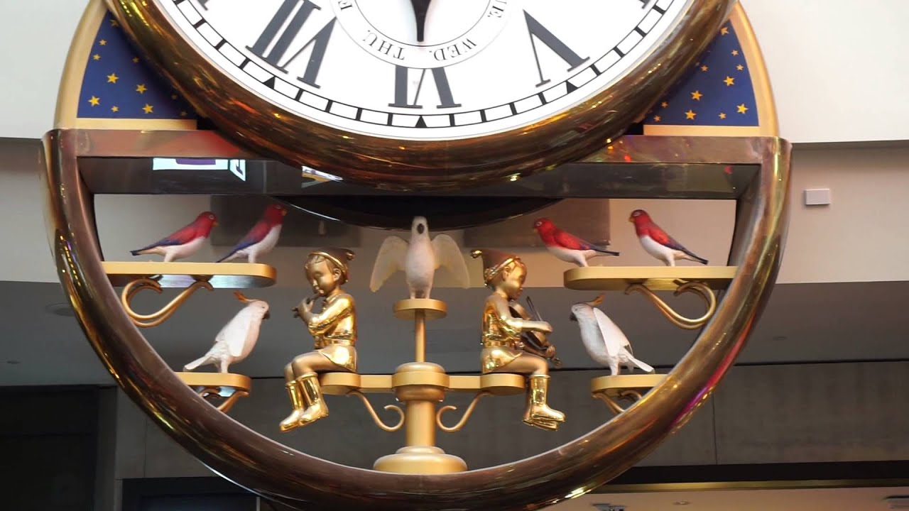 Melbourne Central big clock show