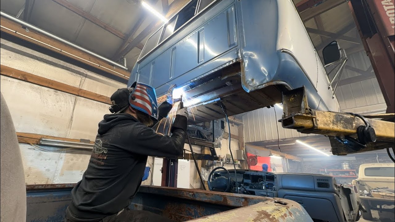 79 f350 BODYSWAP to 7.3 6 speed SUPERDUTY (PART 3) Shortening wheel base and mounting the cab!