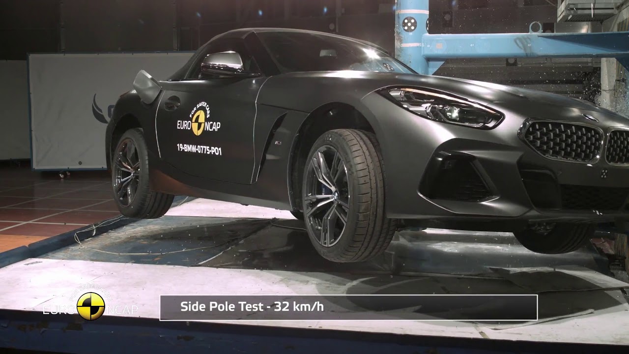 BMW Z4 - Crash Tests 2019