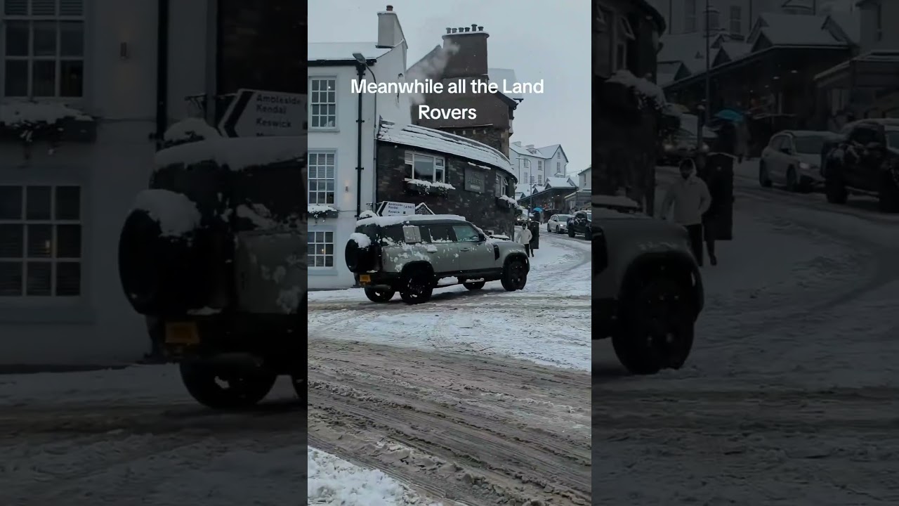 land rover in snow l #defender #90sdefender #rangerovervelar