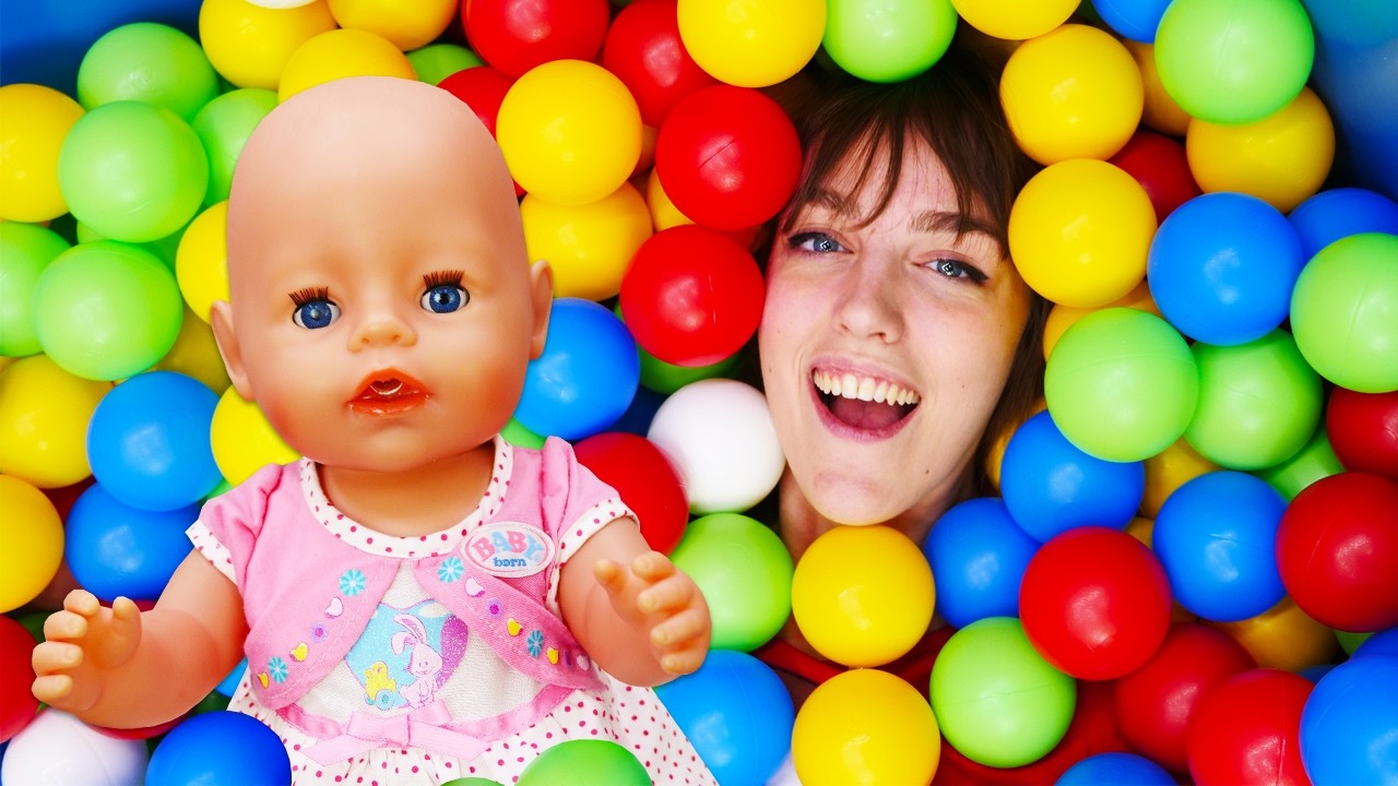 Comme maman : Piscine à balles pour la poupée Baby Born !