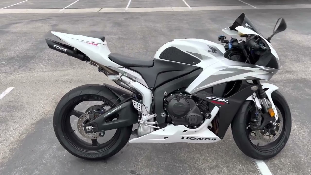 Honda CBR600RR Toce exhaust vs Yoshimura RS5 with Cat Delete, #cbr600rr #hondacbr600rr