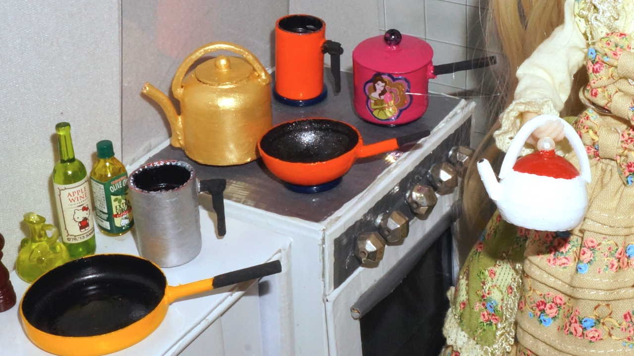 Como fazer Panela (chaleira, frigideira e papeiro) para boneca Monster High, Barbie, etc