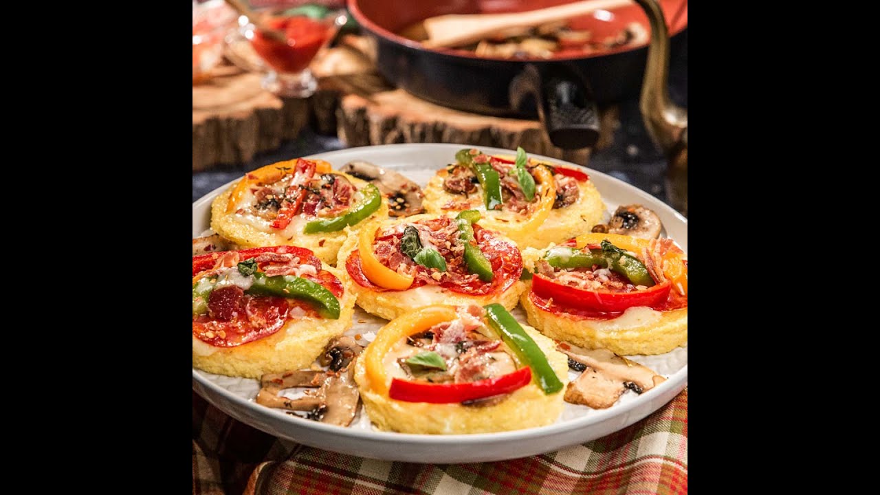 Mini pizze de mămăligă