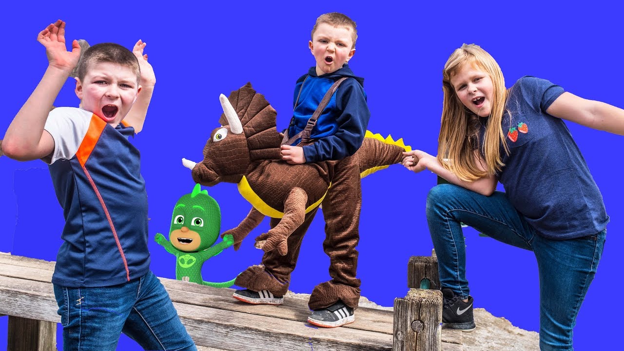 Dinosaur Hunt in the Park with Assistant and Batboy Ryan With PJ Masks and Vampirina