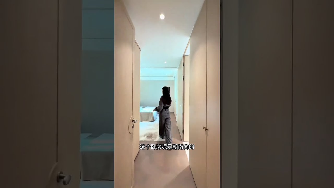 散落浓荫的高贵门庭动辄亿元的风貌老洋房 于此溯源一座静安寺，三片风貌区。南京西路历史风貌区——凤阳路、陕西北路，衡复历史风貌区——华山路、湖南路，愚园路历史风貌区——愚园路、常德路。