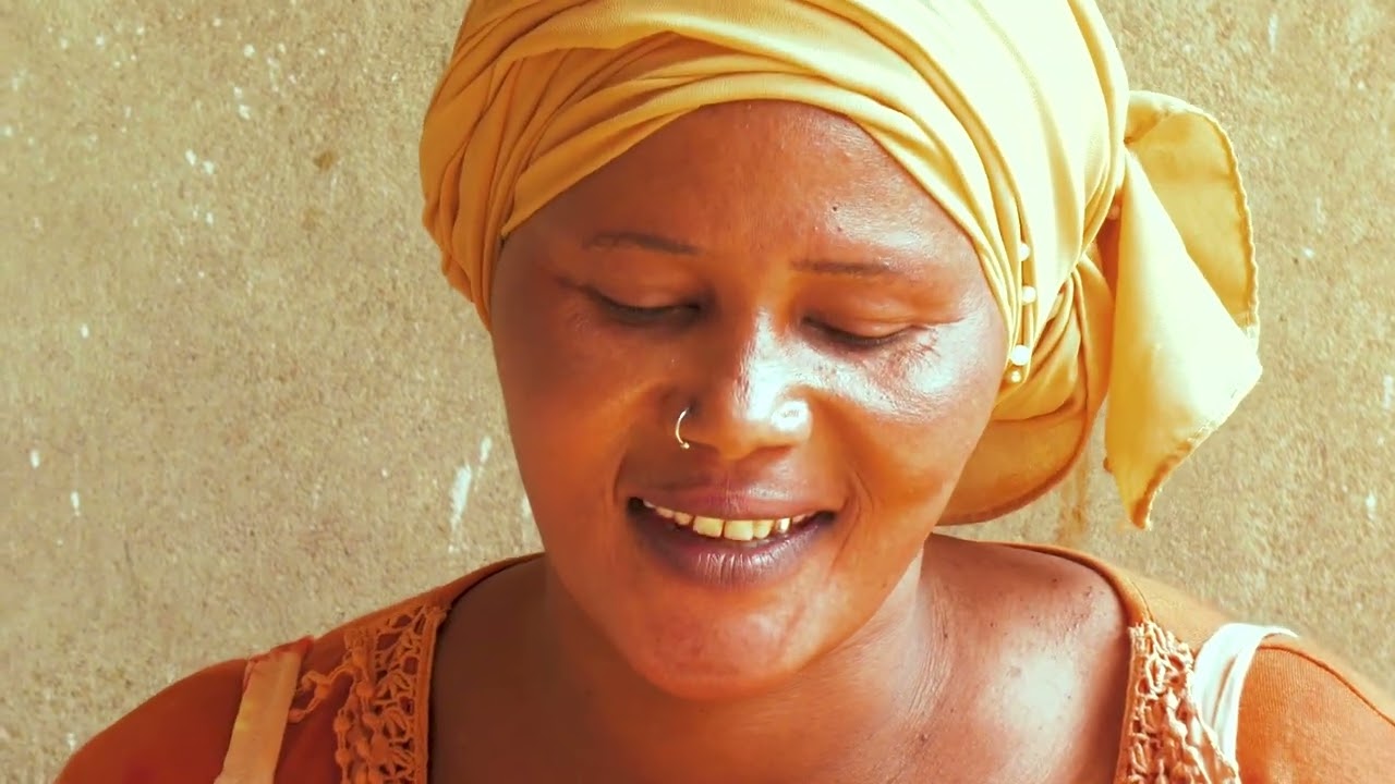 KABAKO: elle trompe son mari avec le voisin.