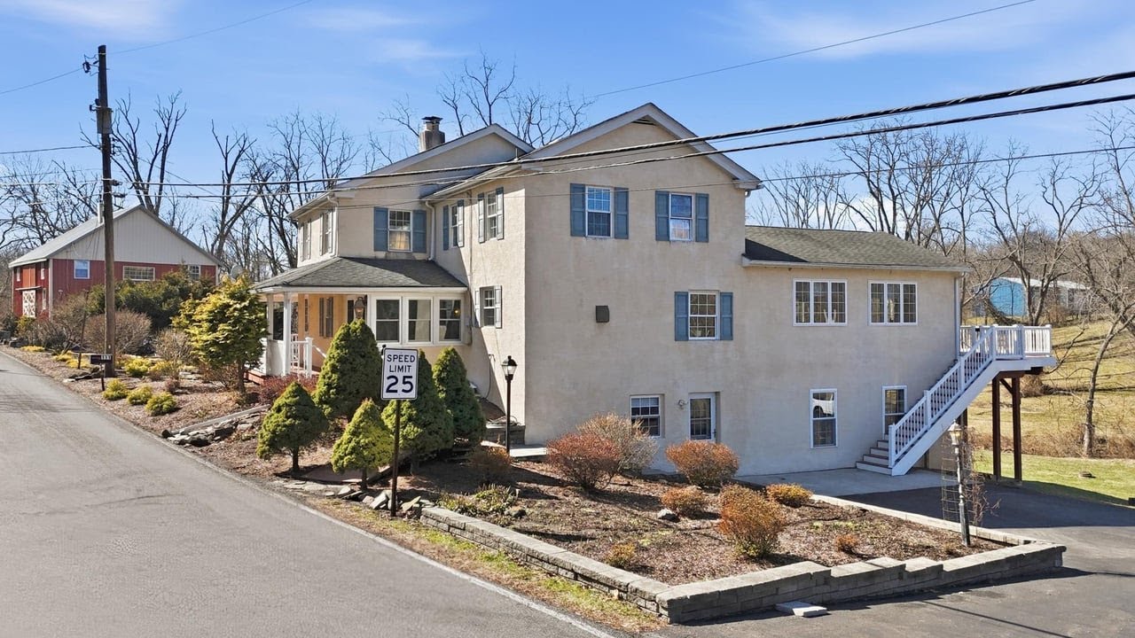 111 Mine Run Rd, Schwenksville, PA