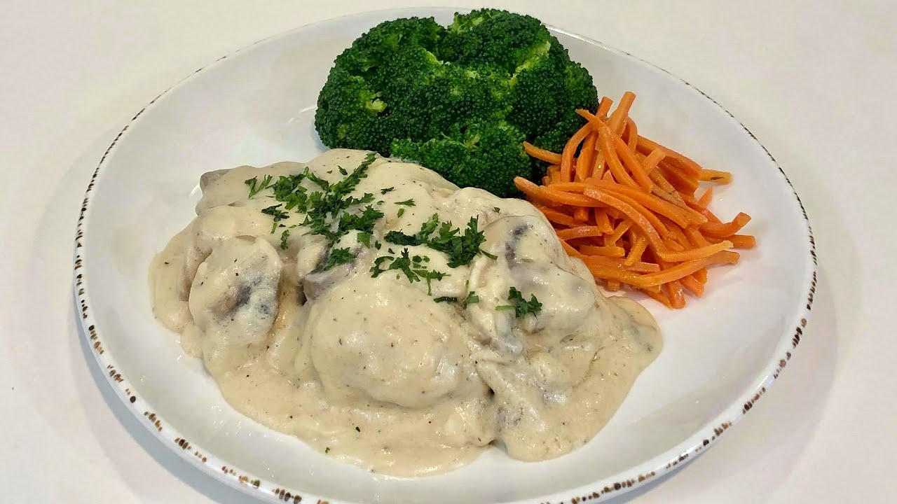 Pollo con Champiñones en Salsa Blanca