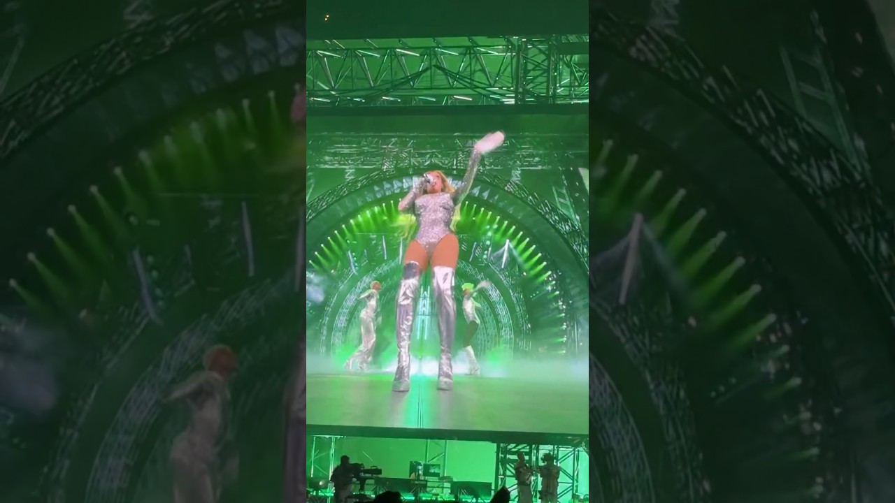 This transition😭❤️ #beyoncerenaissancetour #beyonce #beyhive #beyonceknowlescarter #houston