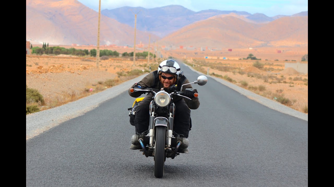 Adventure off road spirit classic BMW R50/2 1965 in Sahara