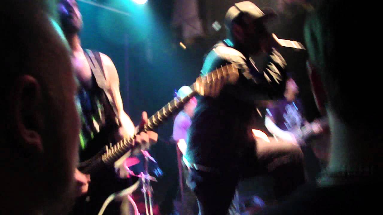 Emmure R2Deepthroat Live The Mosh Lives Tour Skaters Palace